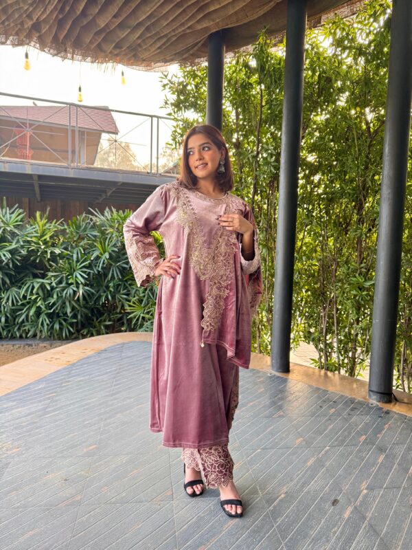 Velvet Pakistani Style Kurta Set - Image 2