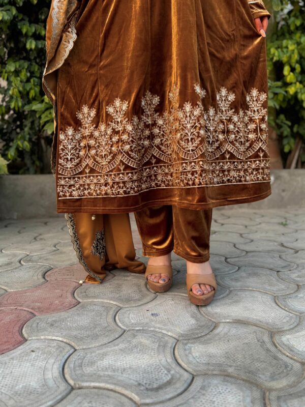 Velvet Anarkali Kurta Set - Image 4