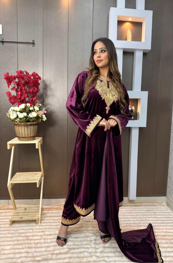 Royal Velvet Pheran Set - Image 2